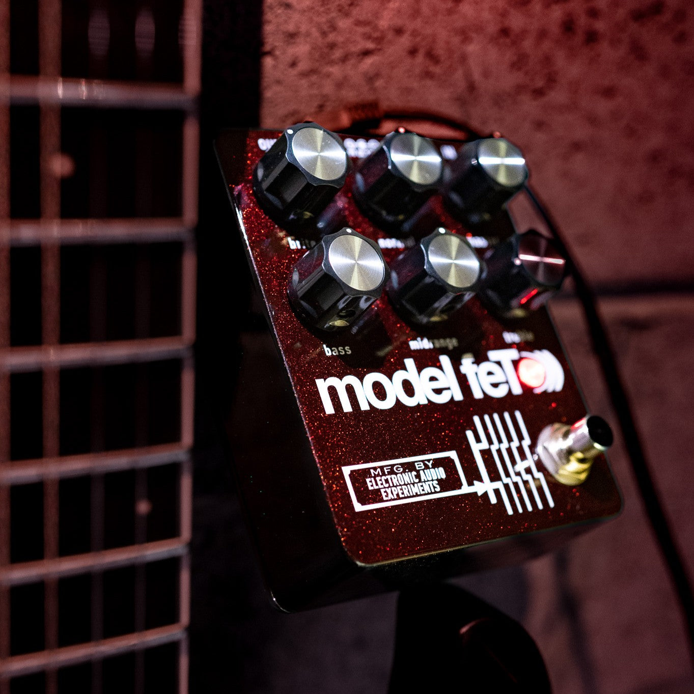 Model-FeT (dragons Blood)