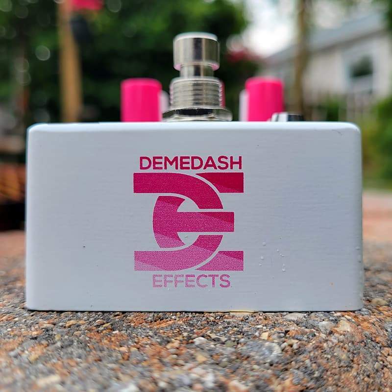 Demedash Effects t120 Videotape Echo V2 Pink Bottom